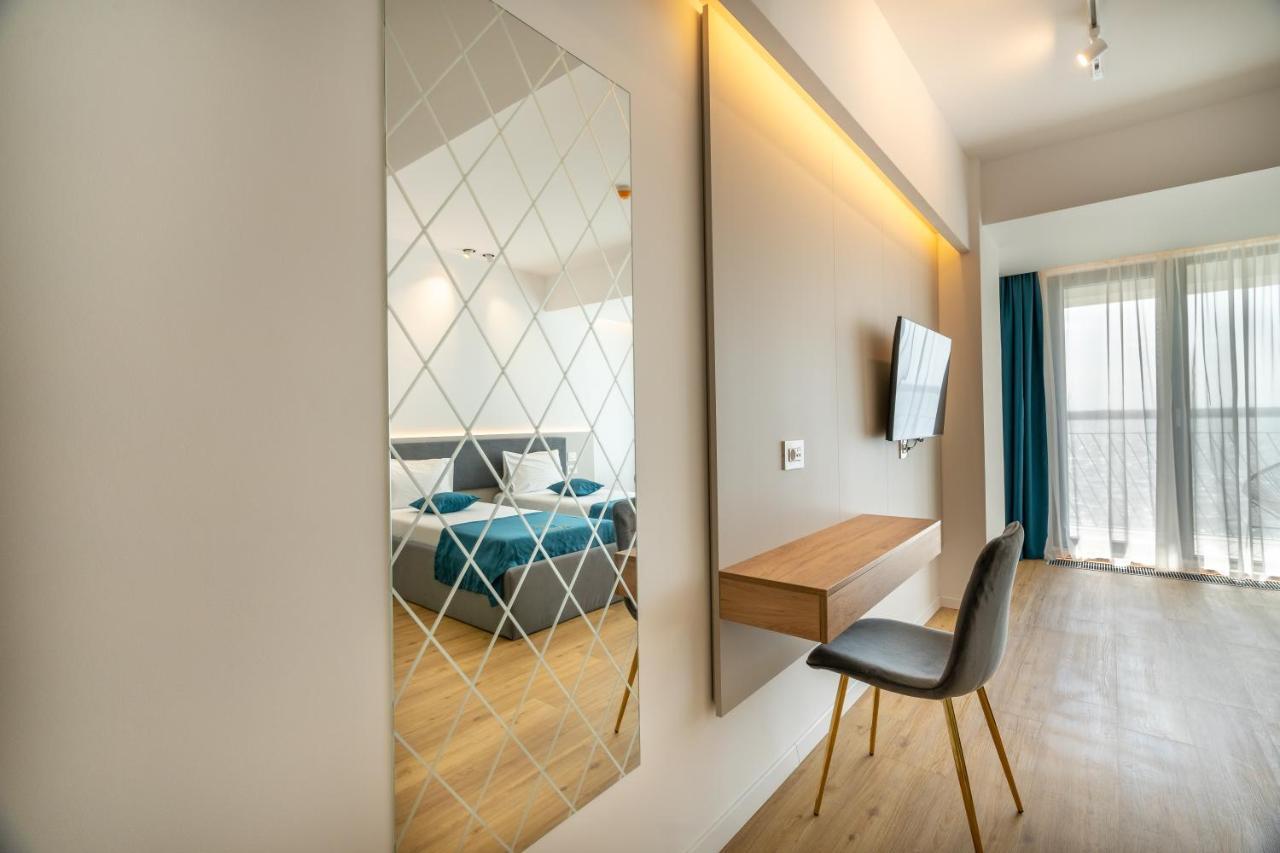 Отель Poeme Mamaia Retreat Экстерьер фото